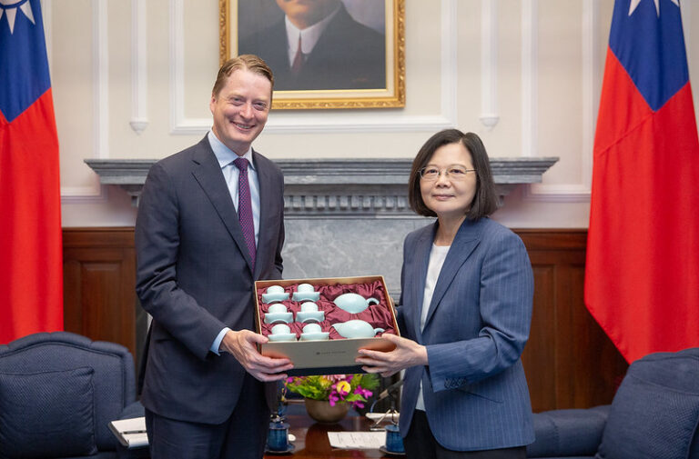 President Tsai receives delegation from U.S. Brookings Institution