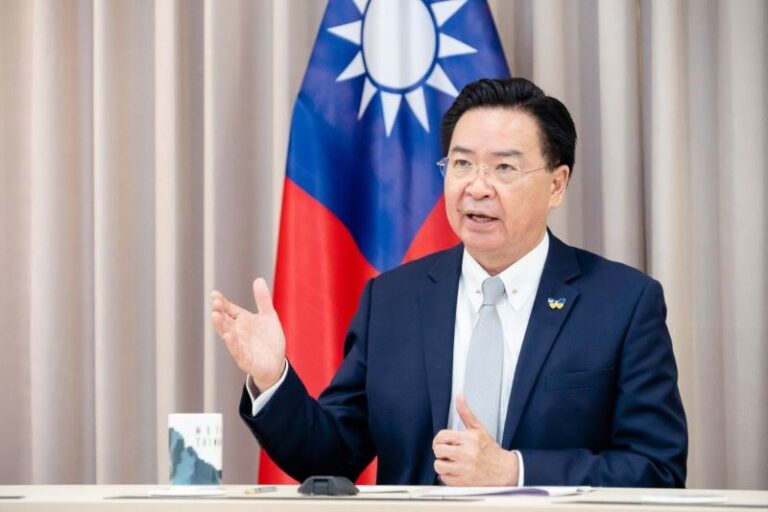 Overseas Minister Wu provides unique interview to Delfi.lv