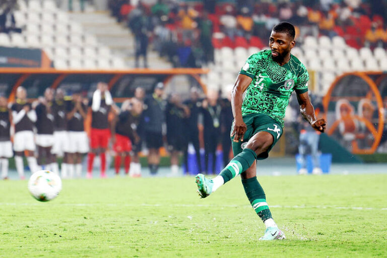 Nigeria face Ivory Coast in final