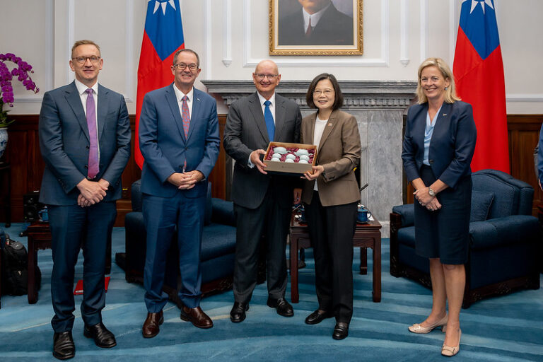 President Tsai receives Australian parliamentary delegation